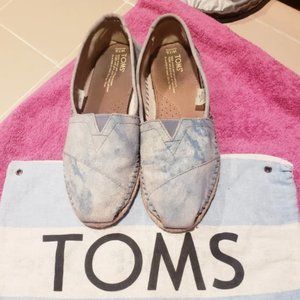 Women's TOMS Shoes Size 7.5